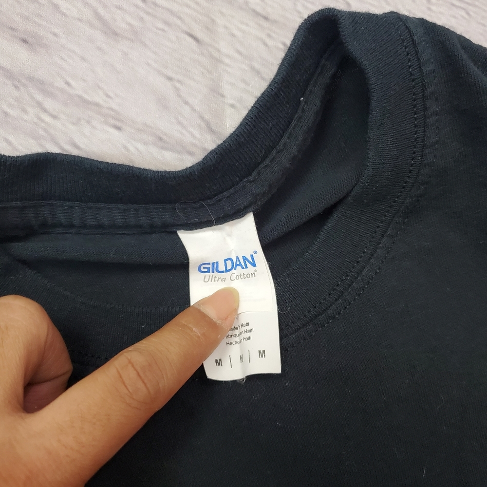 Gildan Medium Black T-Shirt Classic Crew Neck Short Sleeve Casual Tee - Picture 7 of 7